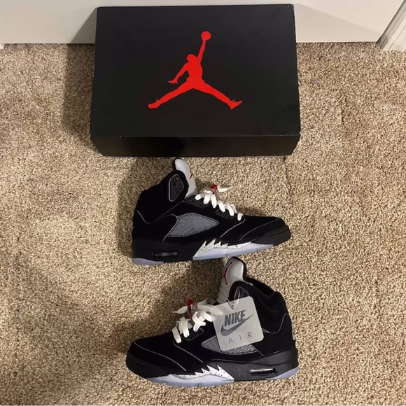 Jordan 5 Retro OG “Black Metallic Reimagined - Picture 1 of 6